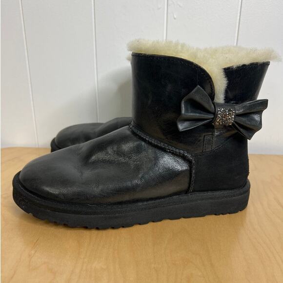 UGG Australia Mini Bailey Bow Crystal Bow Leather Shearling Boots Size 7 - Picture 1 of 8